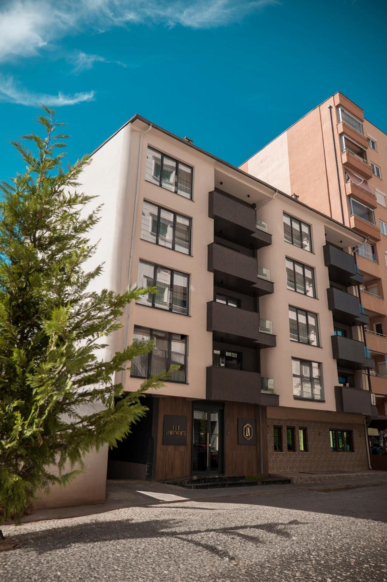Lux Apartments 普里什蒂纳 外观 照片